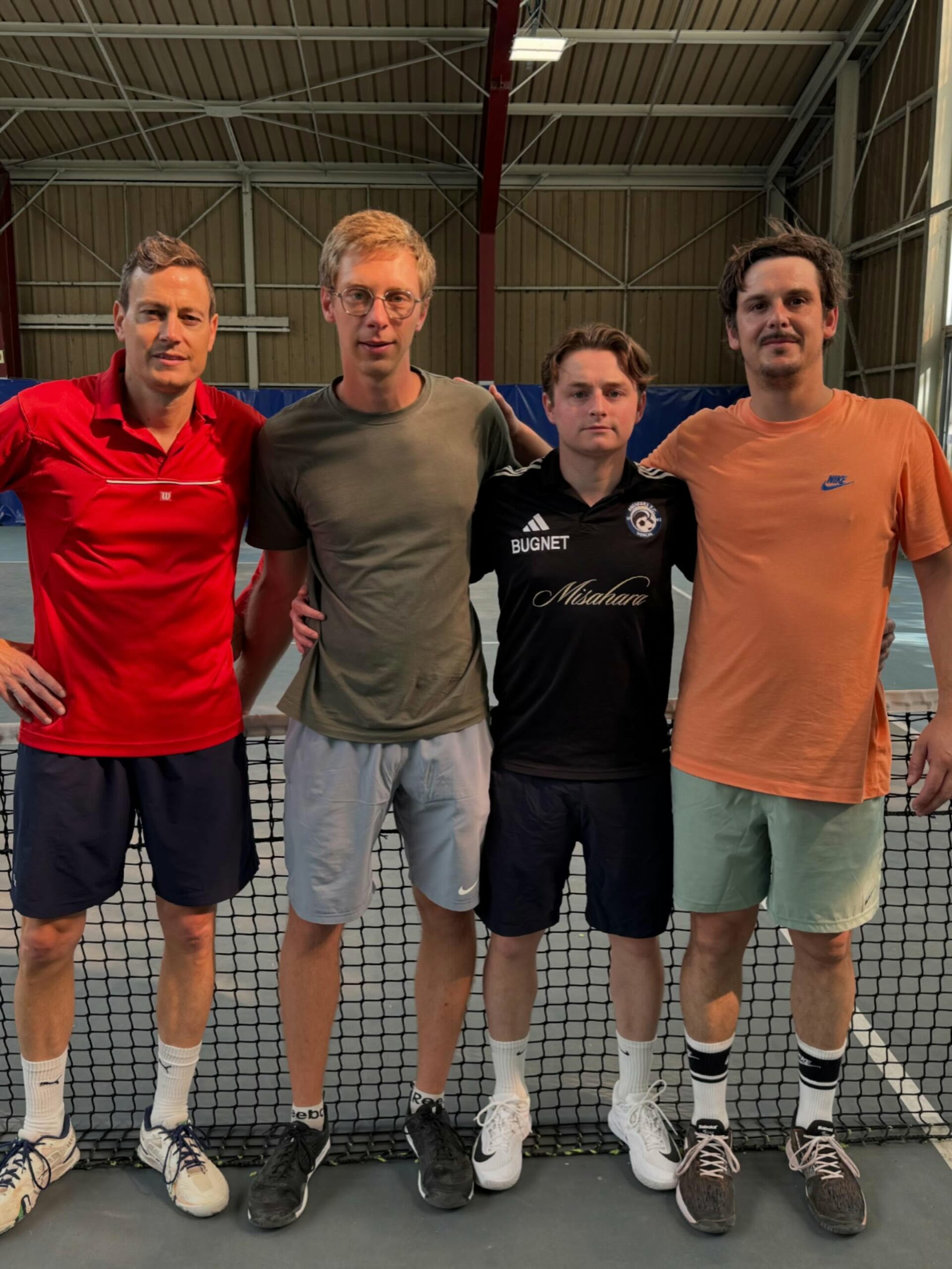 equipe 2 hommes